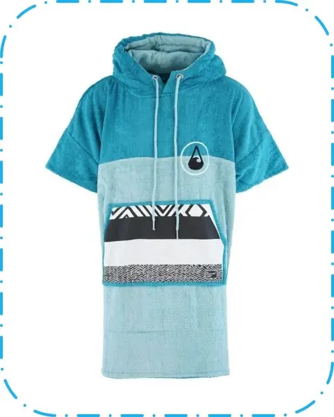 Poncho, Badetücher, Bademäntel, Brillen, Mützen, Schuhe. Wochenendangebot