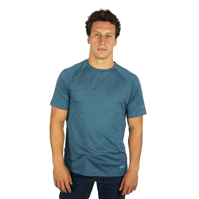 Sofort Bestellen Vaikobi UV Ocean Tech T-Shirt · Surf und Ski // Surfline
