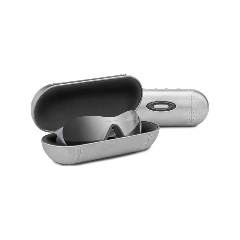 Oakley Large Metal Vault Case Etui Markenware