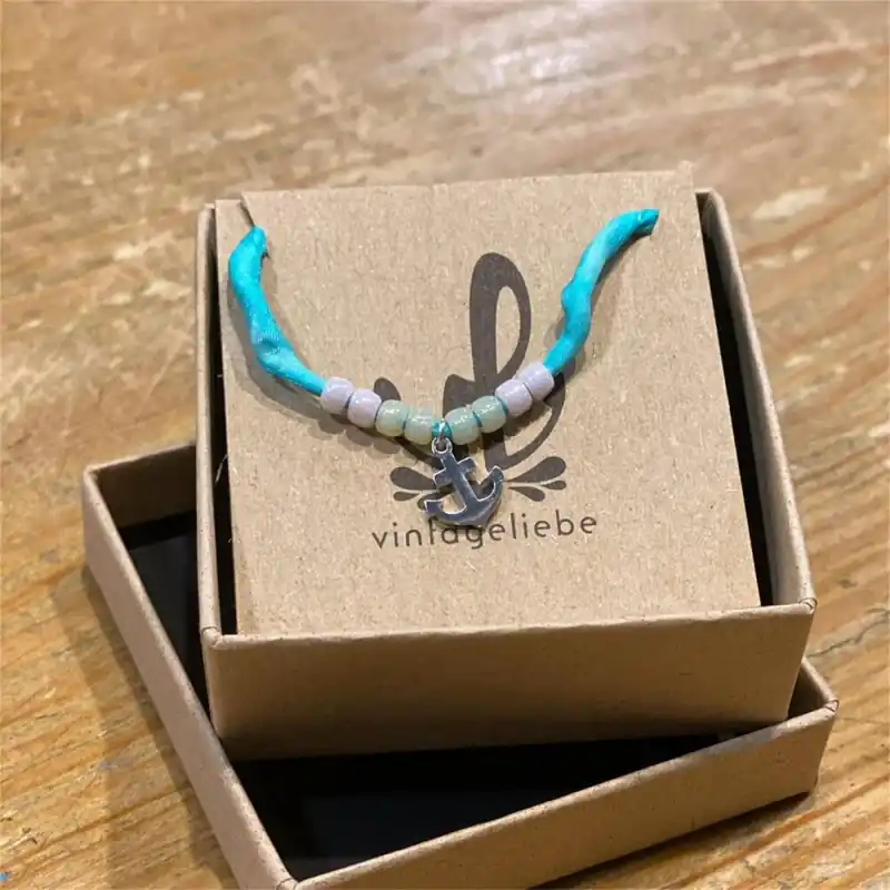 Vintageliebe Kette Anker Silber Türkis Seidenband Saisonangebot
