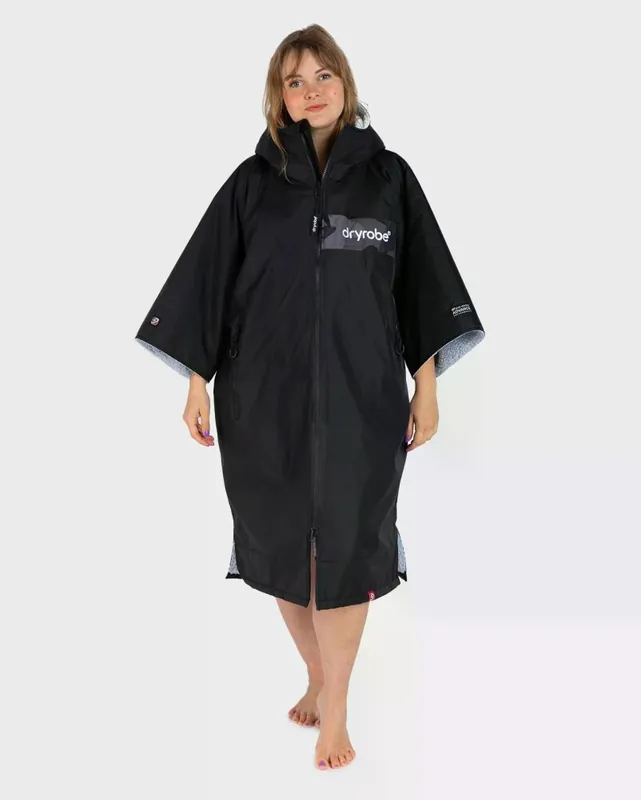 DRYROBE Advance Short Sleeve Schwarz Camo Grau L Expressversand
